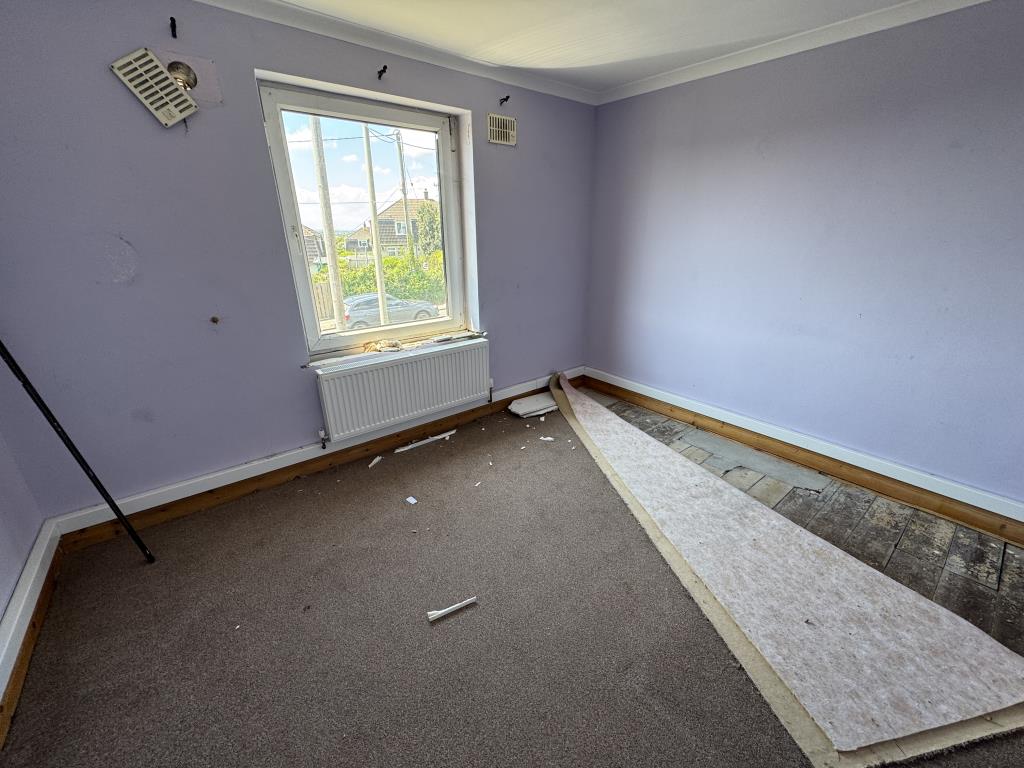 Lot: 127 - SEMI-DETACHED HOUSE FOR IMPROVEMENT - Bedroom two